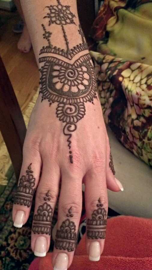 fancy henna design